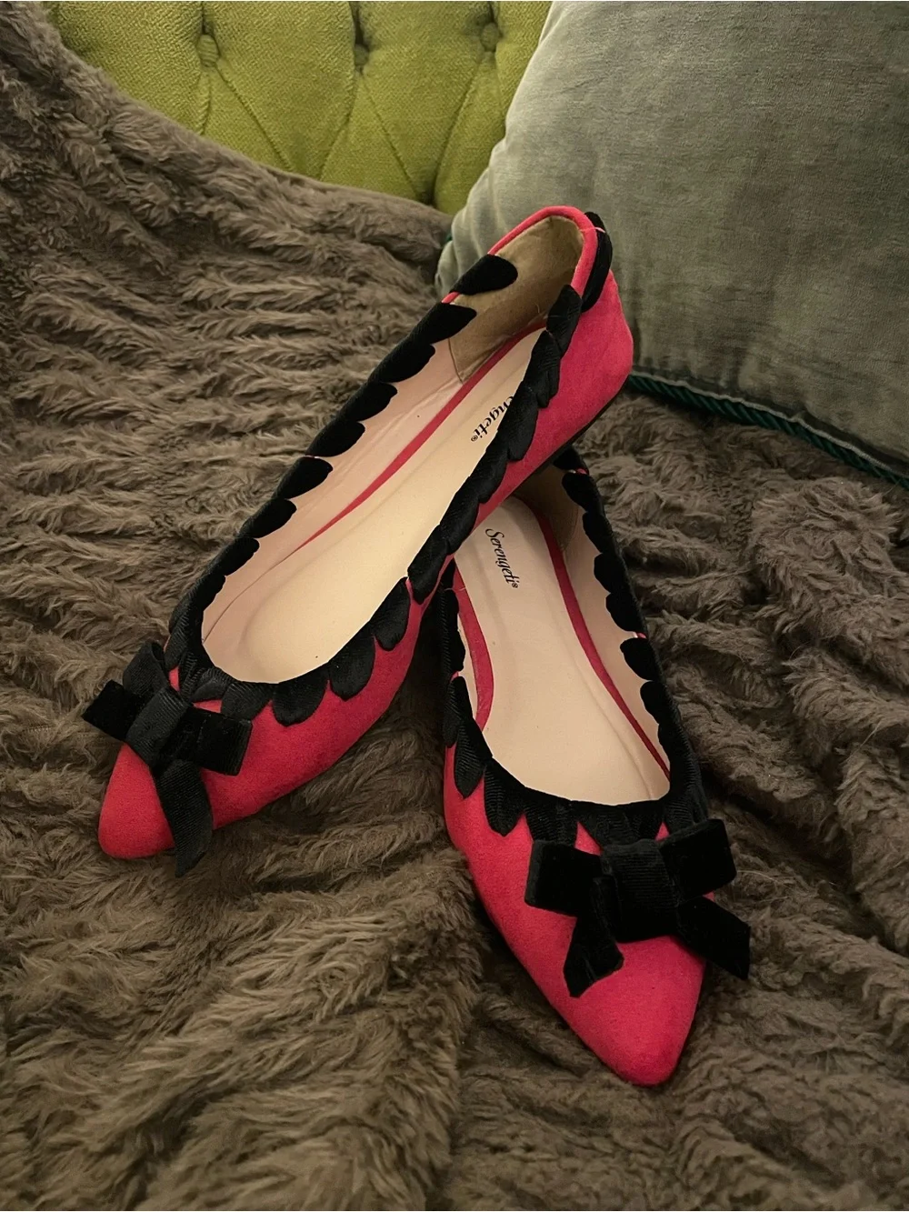 Serengeti Red Pointed Ballet Flats with Black Contrast Stitch Trim and Bow NWOT - Picture 2 of 8